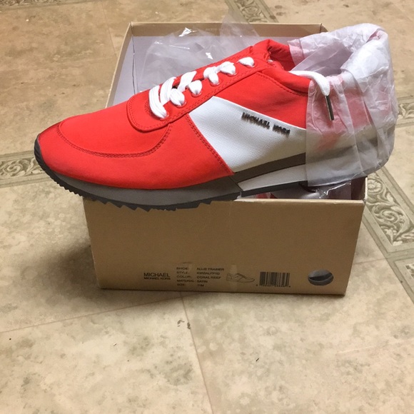 Michael Kors Shoes - 🌹🌹Michael Kors gorgeous NWT  Red-Orange color